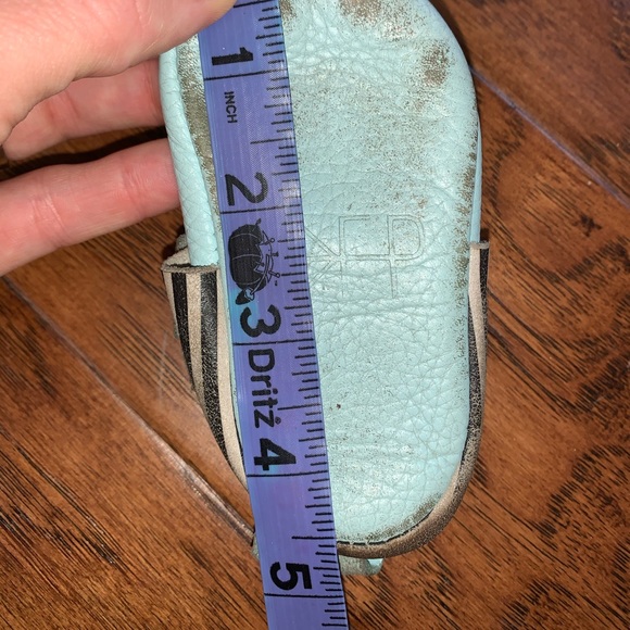 Freshly Picked moccs sz 3 - Picture 4 of 4